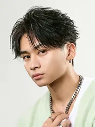 【ご新規様限定クーポン】カット➕フェザーパーマ🪶🔥