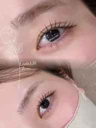 【当店大人気メニュー🩷】まつ毛パーマ（上）＋トリートメント込み✨