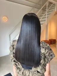 全体縮毛矯正🫧✨🤍 ☔️😊サラサラストレートにしませんか？🤭👩🏻