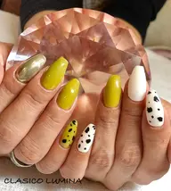 ご新規様アート4本、シンプルネイル¥4500-オフ込み(スカルプは別途)