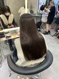 【☔️梅雨対策にオススメ☔️】縮毛矯正➕1step高保湿ナノケアトリートメント