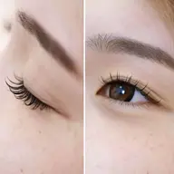 フラット100本×パーマ🌻アンドヘルシー/エクステをつけた後にマツエクごとパーマをかける新技術!クリアな視界でパッチリ