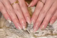 オフィスネイル💅綺麗目な、シンプルデザインになります。