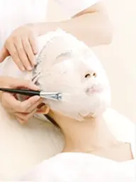 【毛穴】が気になる方へ✨️汚れ吸着&引き締めエステ