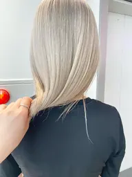 ⛄️艶髪ハイトーン⛄️ハイケア全体ブリーチ➕全体カラー➕選べるトリートメント