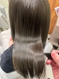 🔥潤ツヤ髪に❤️透明感カラー＋艶髪トリートメント✨髪質改善で潤いUP❤️（シャンプーブロー込