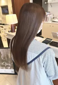 レディースカット(ミディアム、ロング)＋トリートメント付き