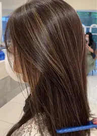 🔸2​〜​3回目の方🔸前髪カット+ハイライト+カラー+Aujuaトリートメント