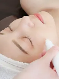 【低周波シミケア20分あて放題+グルタチオン美容液導入セット】シミ/色素沈着/ニキビ跡/そばかす