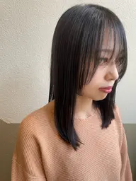 【流れる顔回りの髪をつくりませんか？】小顔カット✂️￥３３００ ※シャンプー・ブロー付