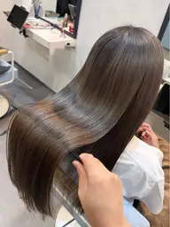 ✨カット&最高峰トリートメント付き✨ケアブリーチ＋ケアカラー【ロング料金M+¥1,500 / L+¥3,000】