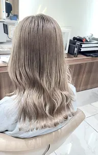 【ブリーチリタッチ（根本2cm）➕ワンカラー➕髪質改善】