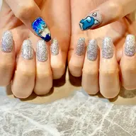 《模写》人物キャラ⚜️痛ネイル2本+ワンカラーorラメグラデーション∗*゚