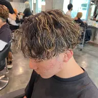 【💠早い者勝ちクーポン💠】メンズカット＋ケアパーマ＋ハイライト(ダメージレスブリーチを使用する場合は＋￥3,300)