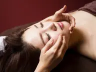 小顔コルギ＋頭蓋骨調整70分