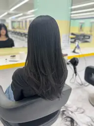 🤍重くない暗髪🤍就活や実習にも対応した暗染めが可愛い🤍ワンカラー🤍+トレンドレイヤーカット🤍+髪質改善🤍