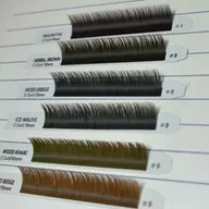 カラーマツエク🤎🩶フラットラッシュ🫧１４０本まで