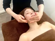 小顔矯正 【60分】背中上部•肩◦デコルテ◦首・ヘッド★保湿パック付き★メンズok