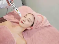 【お肌･毛穴の引き締め】ニードレスインジェクター《ビタミンC》