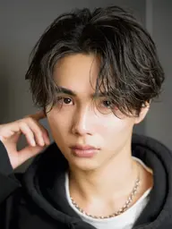 【スタイリスト担当】 メンズカット+フェザーパーマ¥8000