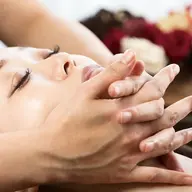 【全身を整えてほぐす】小顔矯正+肩甲骨・骨盤矯正１２０分