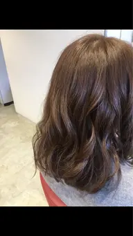 頭皮に潤いを与えるフォリッジスパトリートメント&ブロー