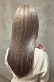 ブリーチ毛でも縮毛矯正可能🙆‍♀️話題の【髪質改善ストレート】