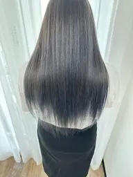 【ハイトーンを楽しみたい方必見✨】カット➕ケアブリーチオンカラー➕トリートメント