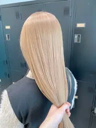 ✔🌿‬リピーター限定メニュー🌿‬ブリーチ.うる艶ダブルカラー➕Aujuaプチトリートメント➕コテ巻き✂️