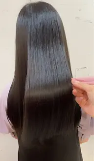 【これからの時期おすすめ✨】縮毛矯正＋艶トリートメントサービス🧴🫧