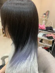 デザインカラー(インナーカラーなどでブリーチを使う場合)＋カラー