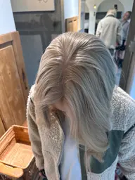 🐺４月限定クーポン🐺似合わせカット+ケア付きブリーチ2回+オンカラー、ヘアセットレクチャー付き☆★☆