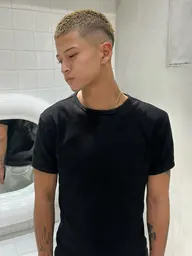 【🔥ミニモ限定🔥】🤍ブリーチ🫧+オンカラー+髪質改善トリートメント💧