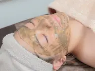 ハーブピーリング（剥離なし）🌿✨ お肌に負担をかけずにつるんと透明感アップ💆‍♀️