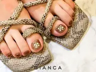 オフなし❌ ワンポイントアートフットネイル🪽🤍／パラジェル変更🙆🏻‍♀️(市川／本八幡)