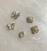 【オプション】トレンドのビジューパーツ