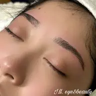 アイブロウスタイリング