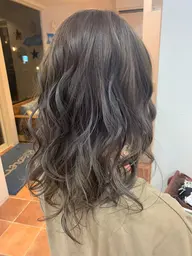 💛ブリーチONカラー+トリートメント💛