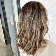 カット白髪ぼかしハイライト