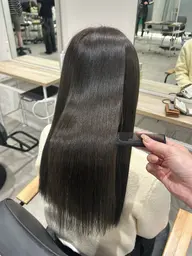 【酸性ストレート】梅雨、夏の時期にぴったり！ ◎うねり、クセを解消して艶髪を目指しましょう！