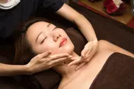 お悩み改善フェイシャルケア60分（小顔、引き締め、タルミ、ニキビ、シワ）