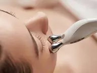 40代50代限定✨フェイシャルマッサージ+EMS リフトアップ　💕フェイスラインがスッキリ❣️