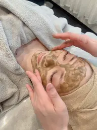 本気で肌を綺麗にしたい方‼️ニキビ.肌荒れ.ゴワ肌…肌の生まれ変わりを最強アシスト✨美肌育🌿剥けないハーブピーリング