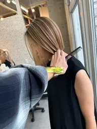 外国人風バレイヤージュ✂️ブリーチ1回＋2stepトリートメント✨