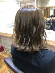 [大流行中‼️]イルミナ艶カラー+3Dハイライト入れ放題★カットはクーポン使用で＋1,400円