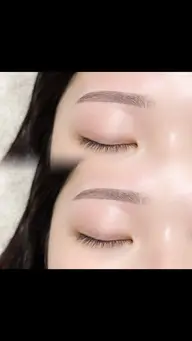 デザインを決めwaxを使って眉周りのうぶ毛を処理します☆ご希望の場合アイブロウメイクでお仕上げ可◎