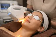 フォト✨光✨フェイシャル／【引き締め／ニキビケア／美肌ケア】