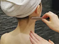 【首元開けたお洋服に】襟足剃り