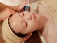 《小顔/二重あご/ほうれい線/しわ予防/リンパ》選べる小顔マシン+肌別カスマラパック