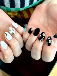 【オフなし】派手にネイルできないけどシンプルに可愛くしたい方♡⃛ (60min)